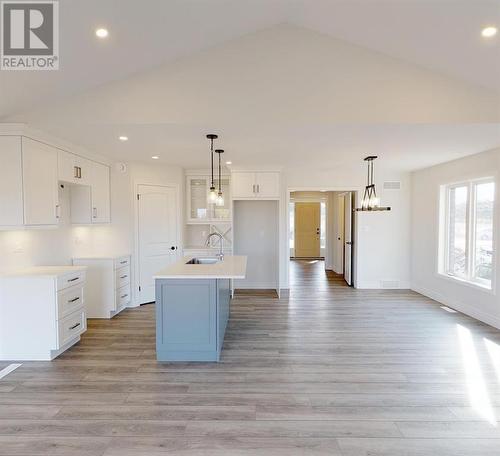 666 Ketter Way, Plympton-Wyoming, ON - Indoor Photo Showing Kitchen