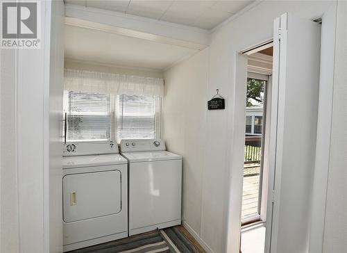 2975 Old Lakeshore Road, Sarnia, ON - Indoor Photo Showing Laundry Room