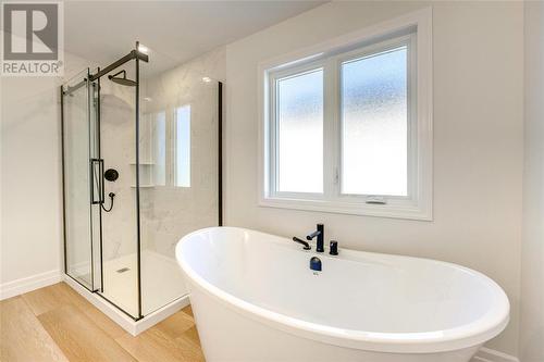 3595 Paul Crescent, Plympton-Wyoming, ON - Indoor Photo Showing Bathroom