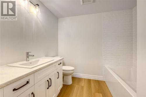 3595 Paul Crescent, Plympton-Wyoming, ON - Indoor Photo Showing Bathroom