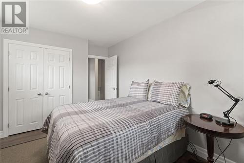 895 Kemsley Drive, Sarnia, ON - Indoor Photo Showing Bedroom