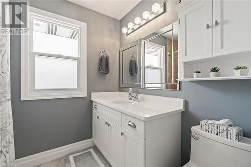 895 Kemsley Drive, Sarnia, ON - Indoor Photo Showing Bathroom