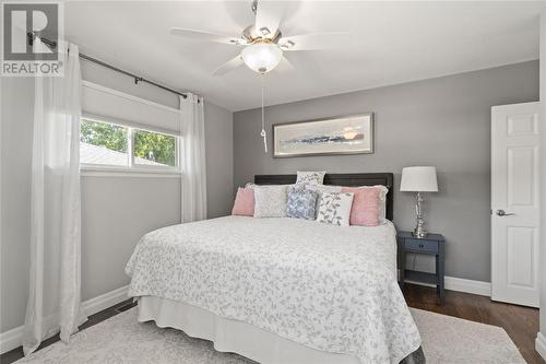 895 Kemsley Drive, Sarnia, ON - Indoor Photo Showing Bedroom