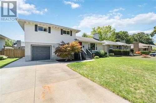 895 Kemsley Drive, Sarnia, ON - Outdoor With Facade