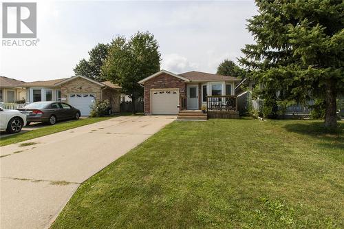 1301 Thistledown Avenue, Sarnia, ON 