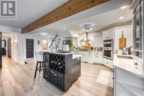 7392 Ivy Lane, Plympton-Wyoming, ON - Indoor Photo Showing Kitchen With Upgraded Kitchen