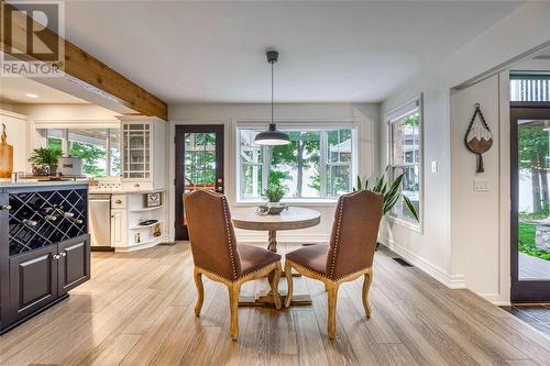 7392 Ivy Lane, Plympton-Wyoming, ON - Indoor Photo Showing Dining Room