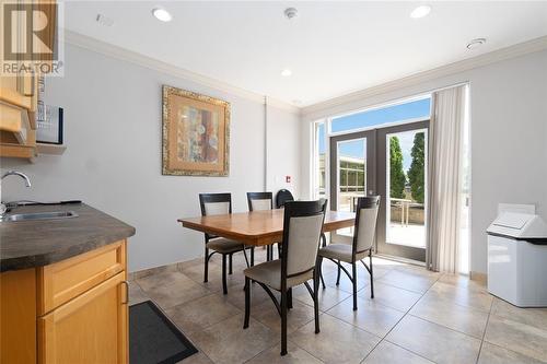 350 Front Street North Unit# 606, Sarnia, ON - Indoor Photo Showing Dining Room