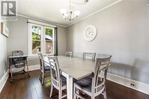 613 Broadway Street, Plympton-Wyoming, ON - Indoor Photo Showing Dining Room