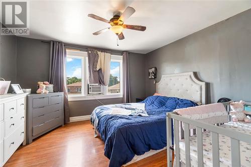 613 Broadway Street, Plympton-Wyoming, ON - Indoor Photo Showing Bedroom