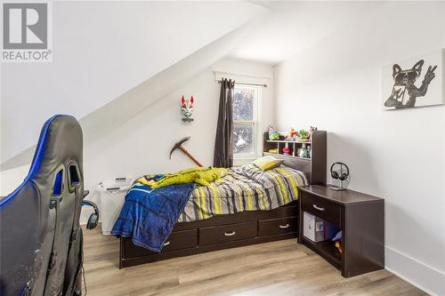 613 Broadway Street, Plympton-Wyoming, ON - Indoor Photo Showing Bedroom