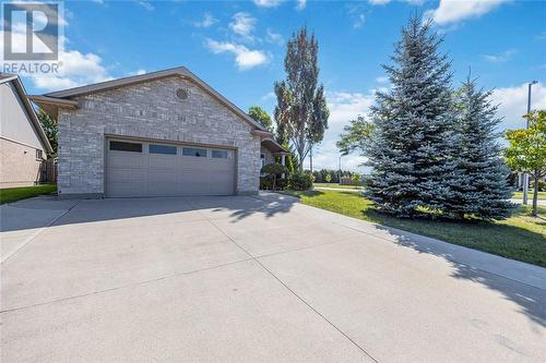 322 Sawgrass Place, Sarnia, ON - Outdoor