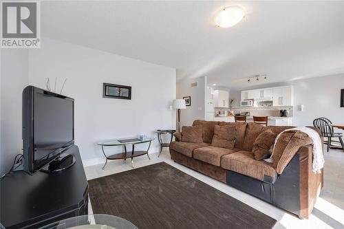 322 Sawgrass Place, Sarnia, ON - Indoor Photo Showing Living Room