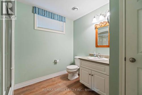 123 Macnab Street, Lambton Shores (Forest), ON - Indoor Photo Showing Bathroom