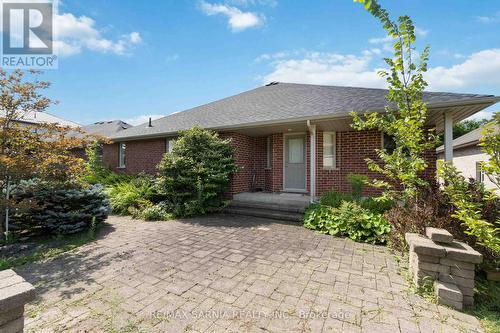 123 Macnab Street, Lambton Shores (Forest), ON - Outdoor