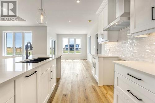 3587 Paul Crescent, Plympton-Wyoming, ON - Indoor Photo Showing Kitchen With Double Sink With Upgraded Kitchen