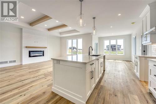 3587 Paul Crescent, Plympton-Wyoming, ON - Indoor Photo Showing Kitchen With Upgraded Kitchen