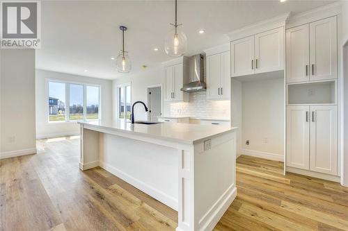 3587 Paul Crescent, Plympton-Wyoming, ON - Indoor Photo Showing Kitchen With Upgraded Kitchen