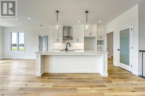 3587 Paul Crescent, Plympton-Wyoming, ON - Indoor Photo Showing Kitchen With Upgraded Kitchen