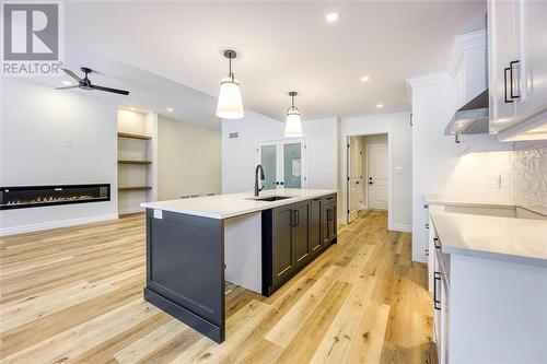 6727 Shaker Lane, Plympton-Wyoming, ON - Indoor Photo Showing Kitchen With Upgraded Kitchen