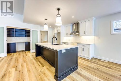 6727 Shaker Lane, Plympton-Wyoming, ON - Indoor Photo Showing Kitchen With Upgraded Kitchen