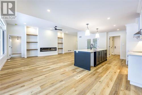 6727 Shaker Lane, Plympton-Wyoming, ON - Indoor Photo Showing Kitchen