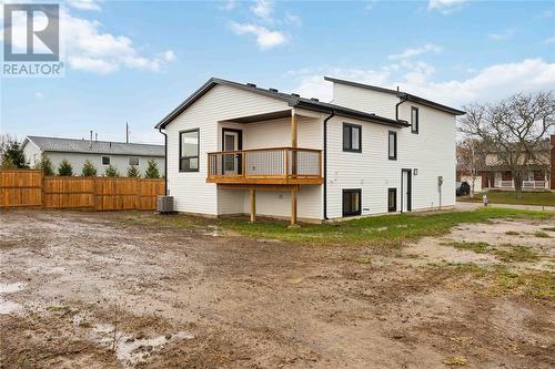 1552 Melwood Drive, St Clair, ON - Outdoor With Deck Patio Veranda