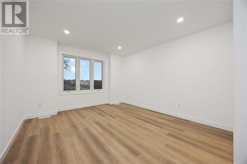 1552 Melwood Drive, St Clair, ON - Indoor Photo Showing Other Room