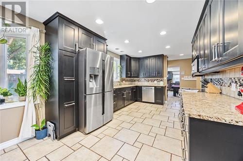 545 Highbury Park, Sarnia, ON - Indoor Photo Showing Kitchen