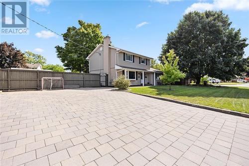 545 Highbury Park, Sarnia, ON - Outdoor