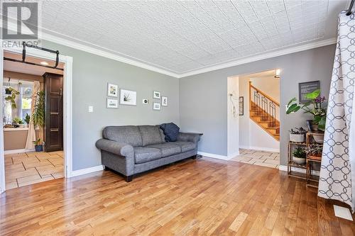 545 Highbury Park, Sarnia, ON - Indoor Photo Showing Living Room