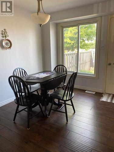 215 Trudeau Drive Unit# 33, Sarnia, ON - Indoor Photo Showing Dining Room