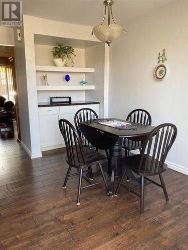 215 Trudeau Drive Unit# 33, Sarnia, ON - Indoor Photo Showing Dining Room