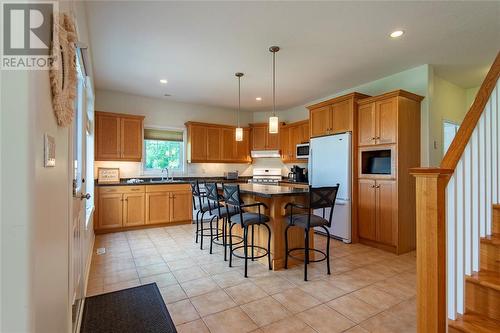 7359 Blue Point Bay Path, Plympton-Wyoming, ON - Indoor Photo Showing Kitchen