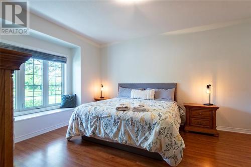 7359 Blue Point Bay Path, Plympton-Wyoming, ON - Indoor Photo Showing Bedroom