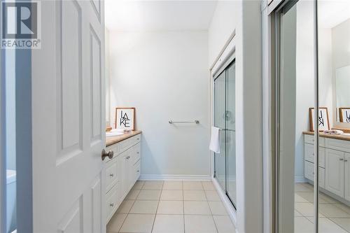 7359 Blue Point Bay Path, Plympton-Wyoming, ON - Indoor Photo Showing Bathroom