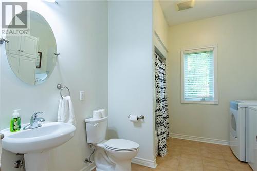 7359 Blue Point Bay Path, Plympton-Wyoming, ON - Indoor Photo Showing Bathroom