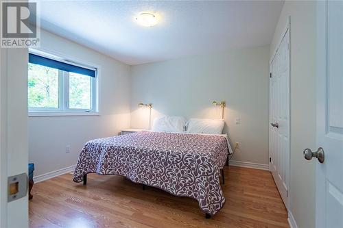 7359 Blue Point Bay Path, Plympton-Wyoming, ON - Indoor Photo Showing Bedroom