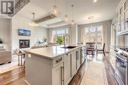 7122 Muskoka Trail, Plympton-Wyoming, ON - Indoor Photo Showing Kitchen With Upgraded Kitchen