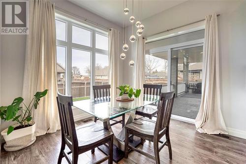 7122 Muskoka Trail, Plympton-Wyoming, ON - Indoor Photo Showing Dining Room