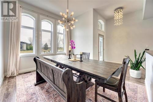 7122 Muskoka Trail, Plympton-Wyoming, ON - Indoor Photo Showing Dining Room