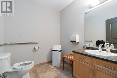 350 Front Street North Unit# 303, Sarnia, ON - Indoor Photo Showing Bathroom