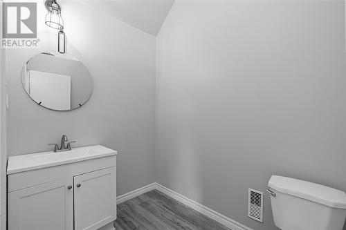 183 Mitton Street South, Sarnia, ON - Indoor Photo Showing Bathroom