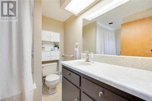 4253 Egremont Road, Plympton-Wyoming, ON - Indoor Photo Showing Bathroom