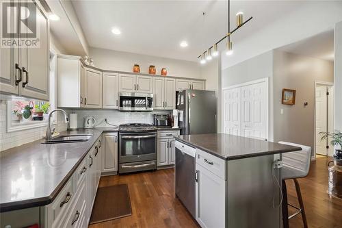 8 Red Leaf Lane, Ridgetown, ON - Indoor Photo Showing Kitchen With Upgraded Kitchen