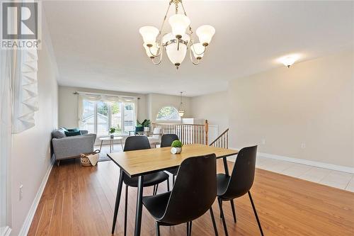 329 Parkside Drive, Petrolia, ON - Indoor Photo Showing Dining Room