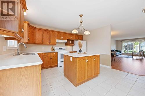 329 Parkside Drive, Petrolia, ON - Indoor Photo Showing Kitchen With Double Sink