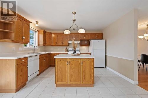 329 Parkside Drive, Petrolia, ON - Indoor Photo Showing Kitchen