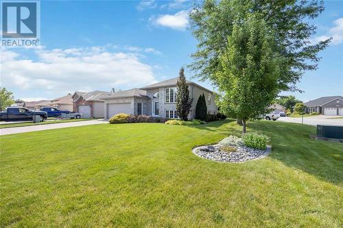 329 Parkside Drive, Petrolia, ON - Outdoor