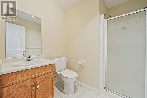 329 Parkside Drive, Petrolia, ON - Indoor Photo Showing Bathroom